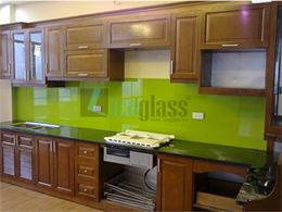KÍNH ỐP BẾP MÀU XANH NON ĐẸP LICOGLASS