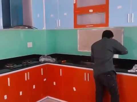 Quy trình ốp kính màu ốp bếp
